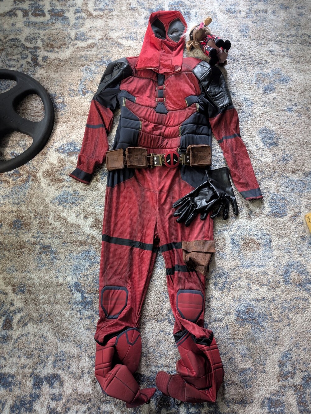 Deadpool Wolverine Costume From Spirit Halloween - Picture 3 of 3